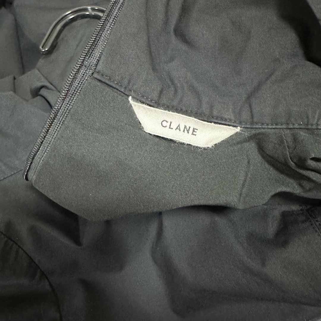 CLANE(クラネ)のCLANE UP NECK FLARE ONE PIECE ブラック サイズ1 レディースのワンピース(ロングワンピース/マキシワンピース)の商品写真