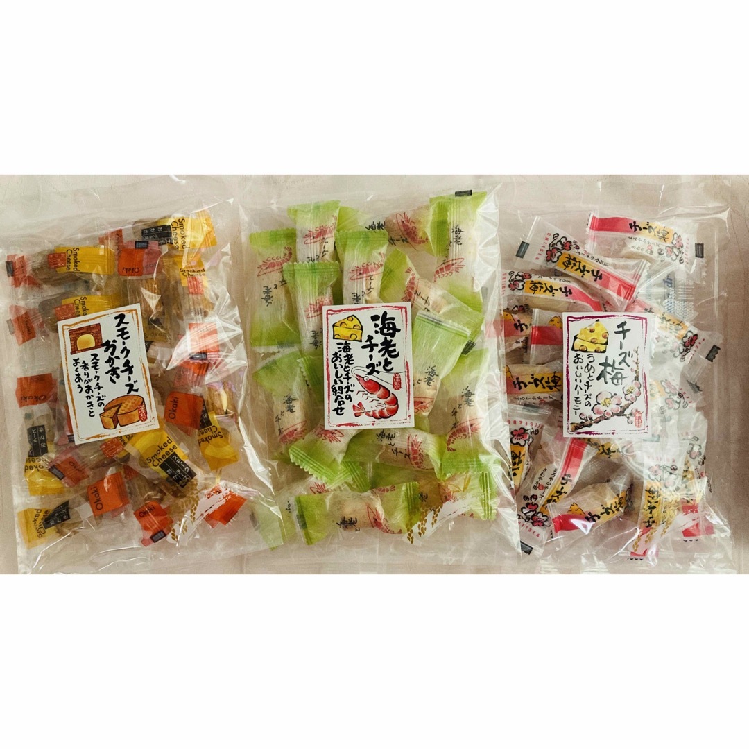 チーズおかき　海老・梅・スモークチーズ 食品/飲料/酒の食品(菓子/デザート)の商品写真