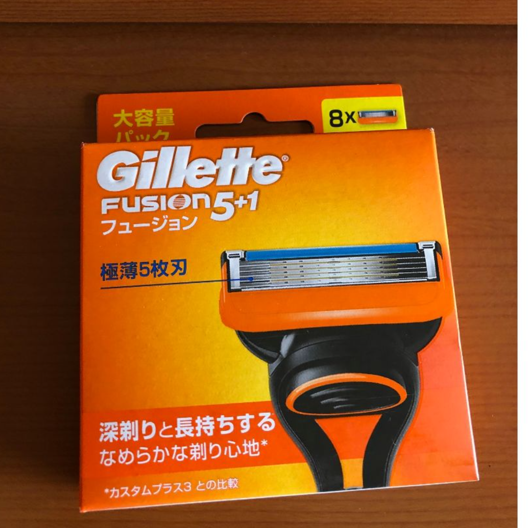 Gillette(ジレット)のジレット 　【　♪フュージョン5+1♪　 替刃 8コ入 　】 コスメ/美容のシェービング(その他)の商品写真