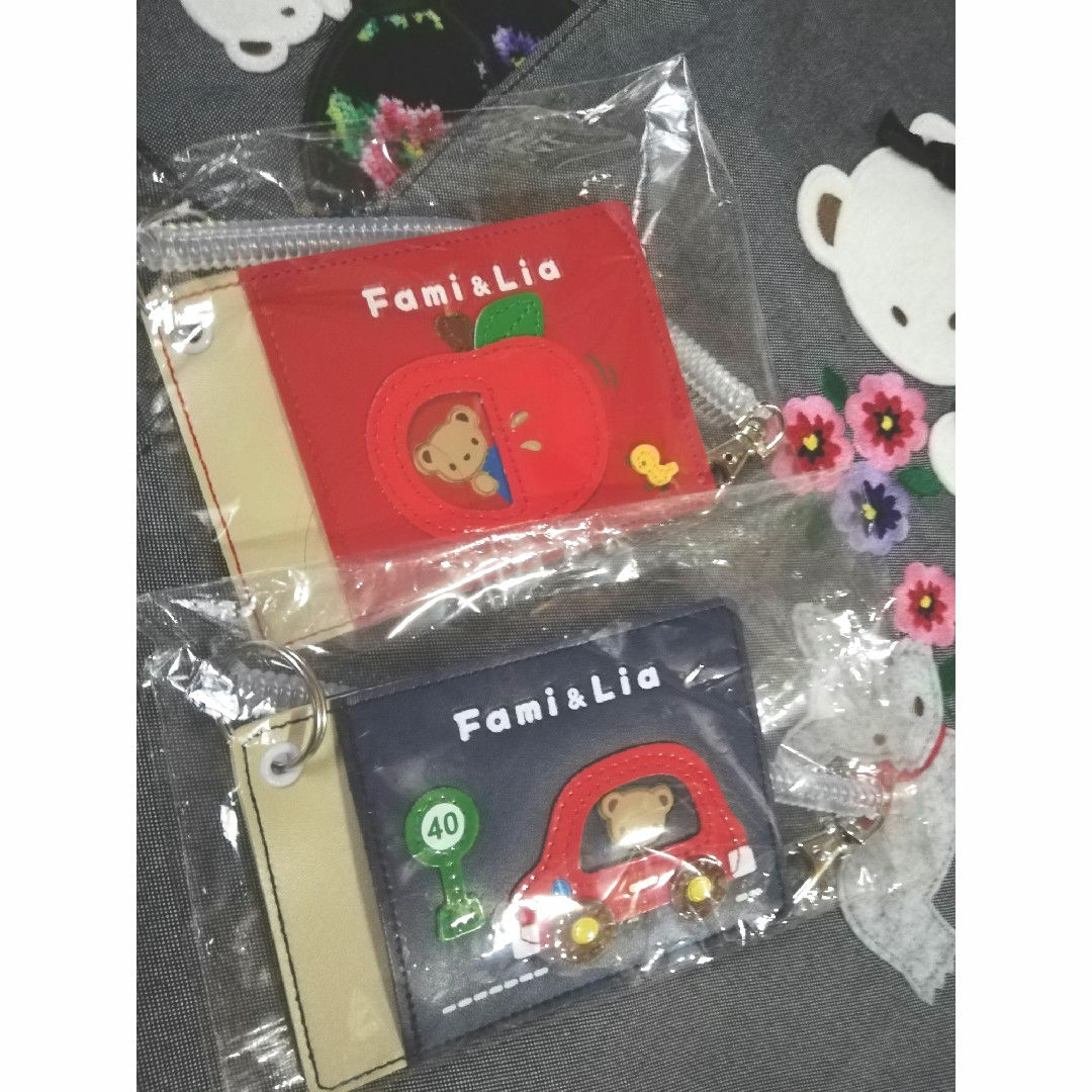 【新品未使用】familiarパスケース①Fami②Liaファミリア#通園#通学 レディースのファッション小物(パスケース/IDカードホルダー)の商品写真