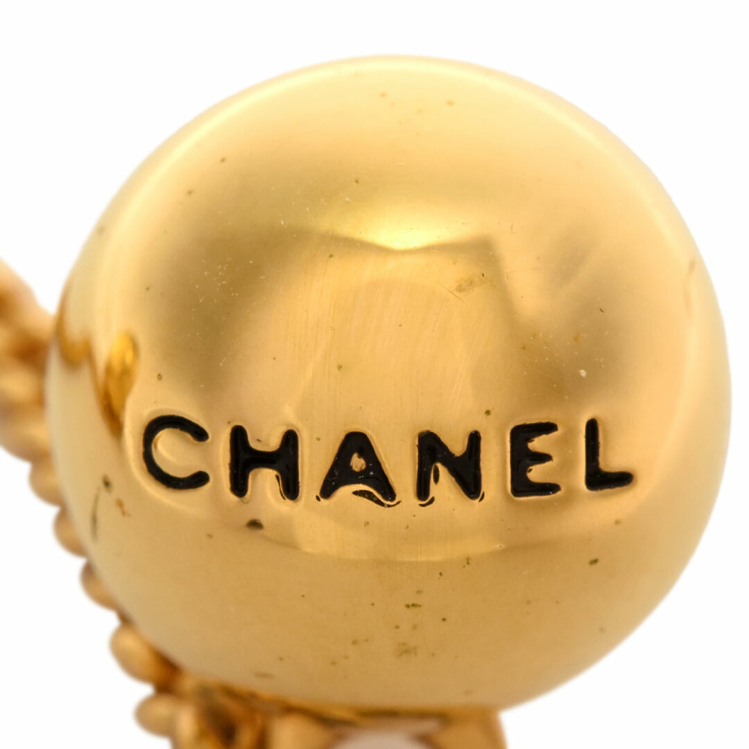 CHANEL(シャネル)のシャネル CHANEL ロゴ ボール ピアス メタル ゴールド スイング チェーン レディース【中古】 レディースのアクセサリー(ピアス)の商品写真