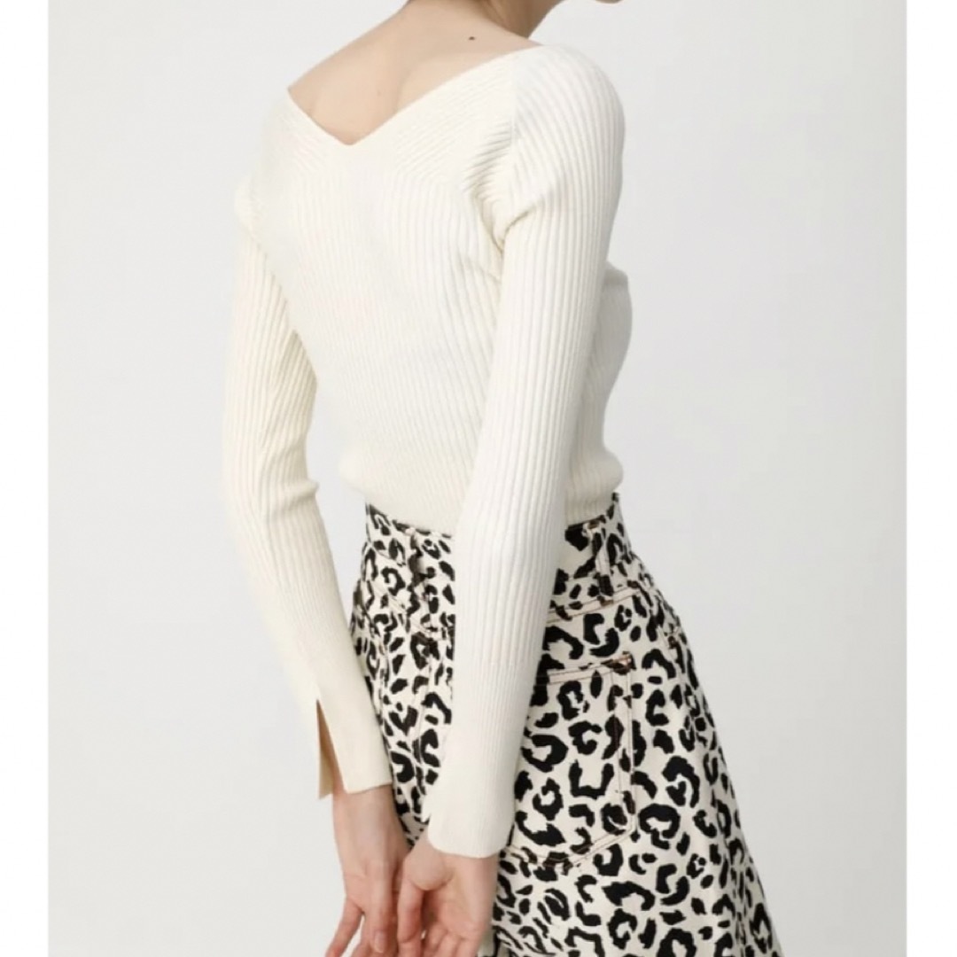 moussy(マウジー)のmoussy LOW NECKED LONG SLEEVE KNIT レディースのトップス(ニット/セーター)の商品写真