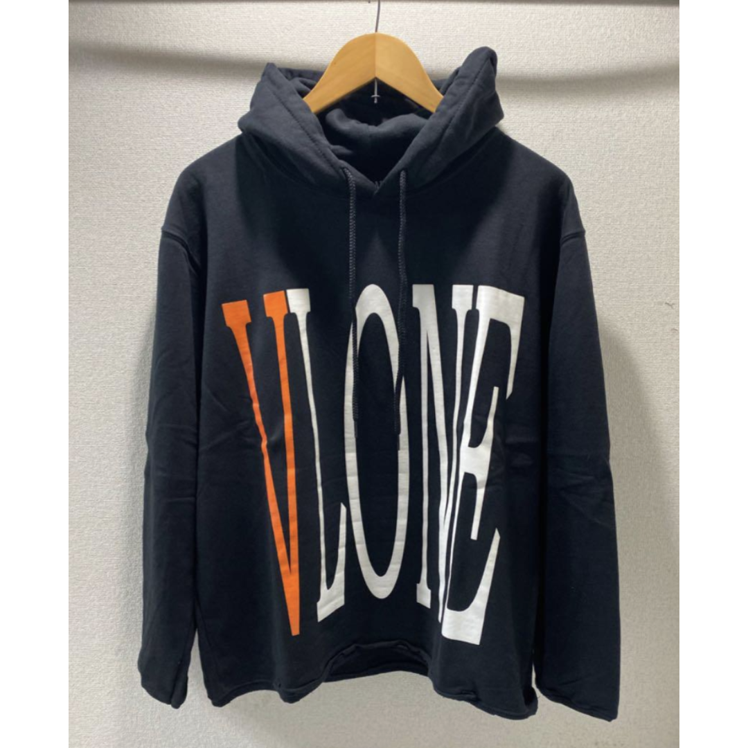 VLONE　パーカー　Lサイズ 白 オレンジ 黒 ホワイト ブラック 新品 メンズのトップス(パーカー)の商品写真