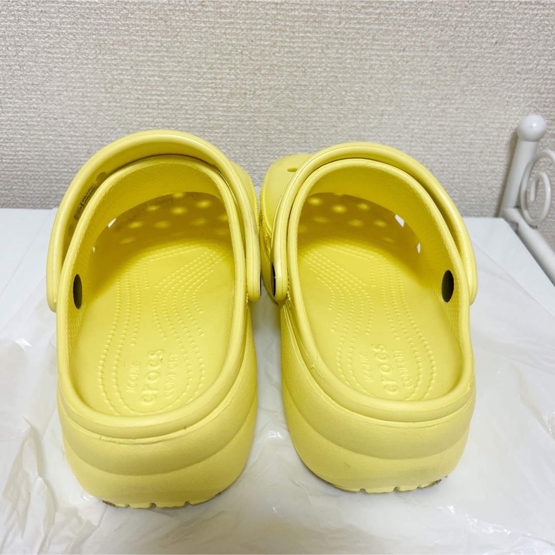 crocs(クロックス)のクロックス　クラッシュ クロッグ　イエロー　厚底 レディースの靴/シューズ(サンダル)の商品写真