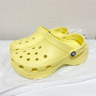 クロックス(crocs)のクロックス　クラッシュ クロッグ　イエロー　厚底(サンダル)