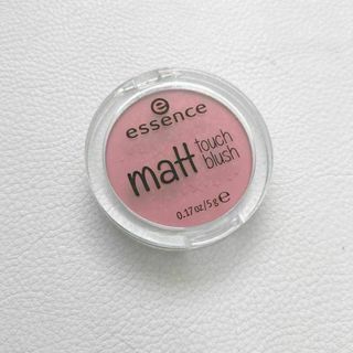 essence 　matt touch blush　ドイツ製　チーク　コスメ(チーク)