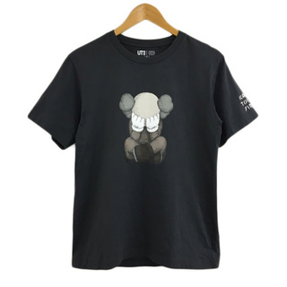 ユニクロ(UNIQLO)のユニクロ KAWS TOKYO FIRST Tシャツ ロゴ 半袖 M グレー(Tシャツ/カットソー(半袖/袖なし))