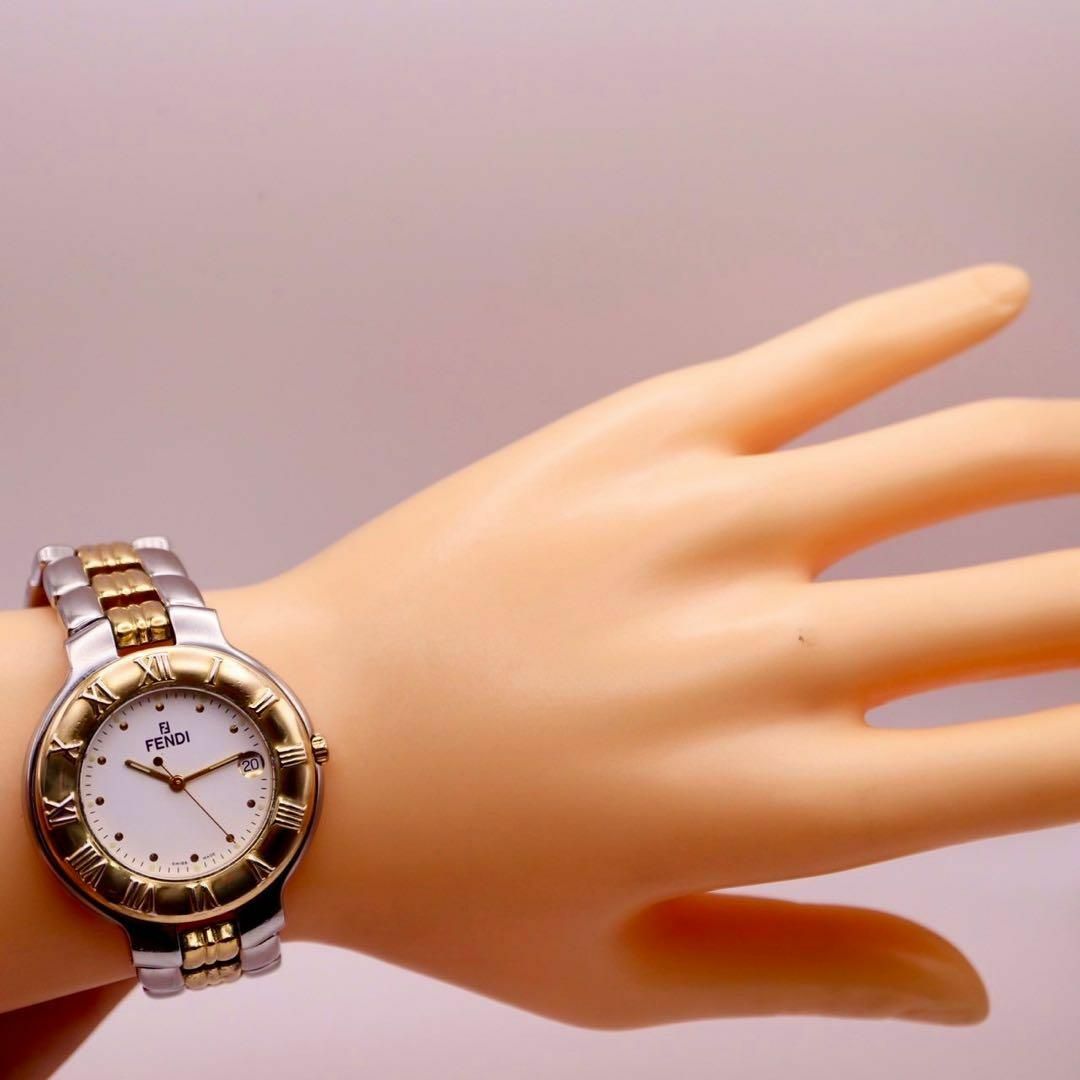 FENDI(フェンディ)の良品 FENDI デイト ラウンド シルバー×ゴールド レディース腕時計 697 レディースのファッション小物(腕時計)の商品写真