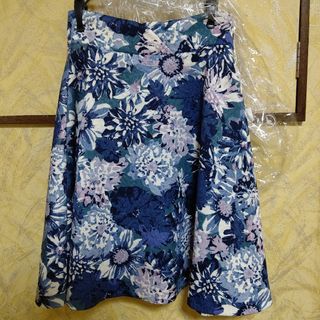 プロポーションボディドレッシング(PROPORTION BODY DRESSING)のPROPORTION BODY DRESSING スカート 花柄 美品(ひざ丈スカート)