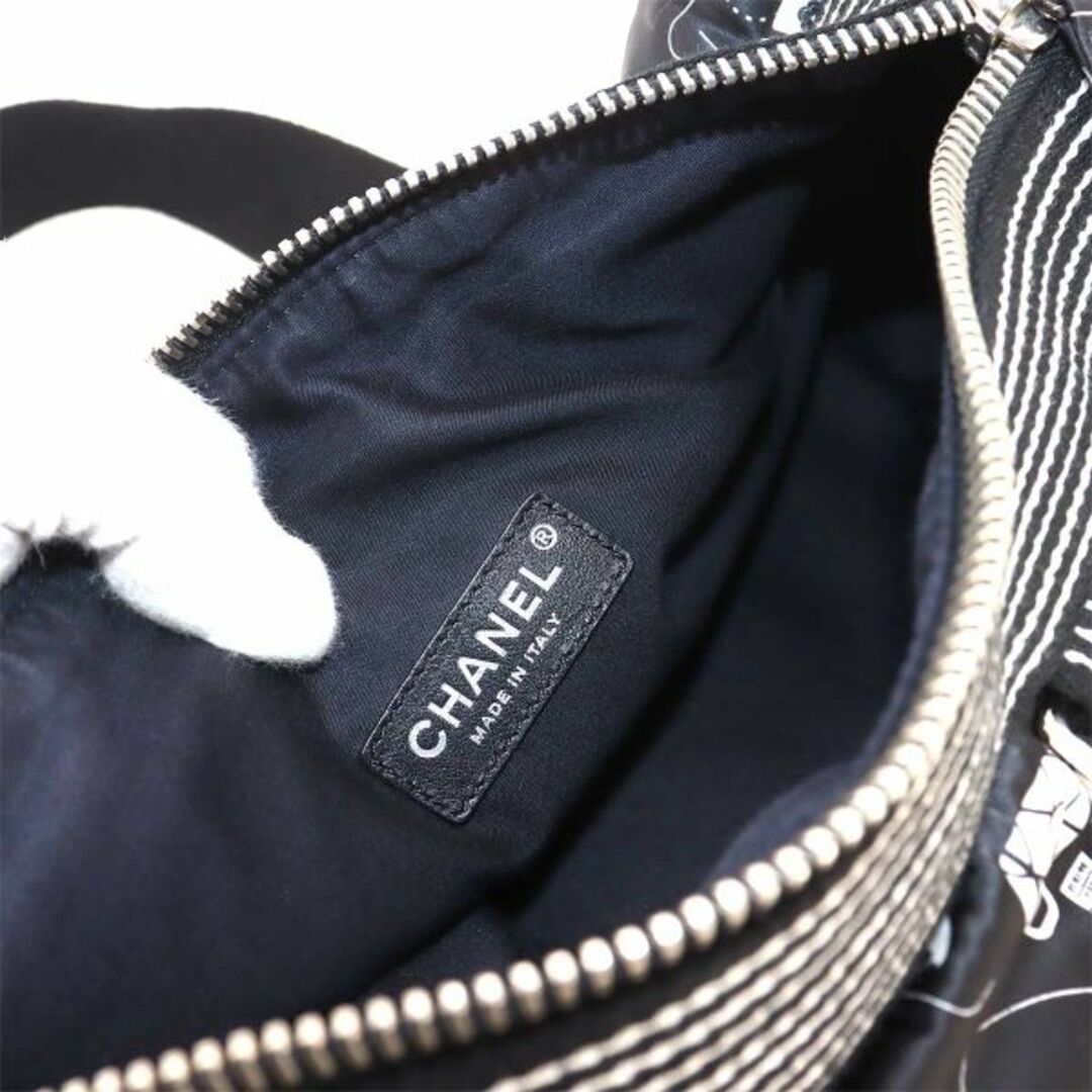 CHANEL(シャネル)の新品同様 シャネル CHANEL エアライン ボストン バッグ ナイロン キャンバス ブラック ホワイト VLP 90212126 レディースのバッグ(ボストンバッグ)の商品写真