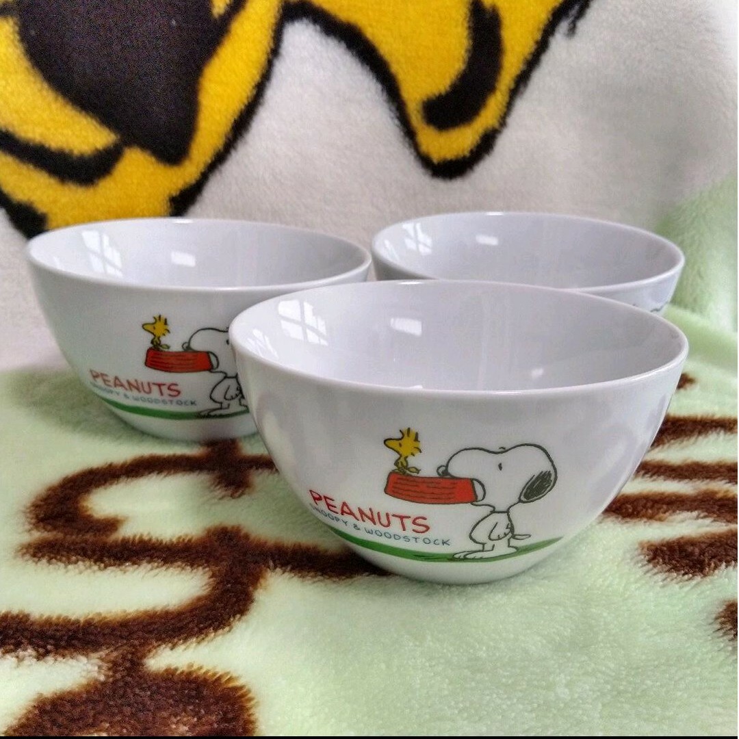 SNOOPY(スヌーピー)のスヌーピー　丼鉢　３個セット　　★80cmゆうパック予定 インテリア/住まい/日用品のキッチン/食器(食器)の商品写真