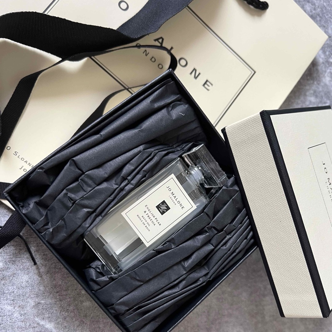 Jo Malone(ジョーマローン)の【ジョーマローン】イングリッシュ ペアー ＆ フリージア バスオイル 30mL コスメ/美容のボディケア(入浴剤/バスソルト)の商品写真