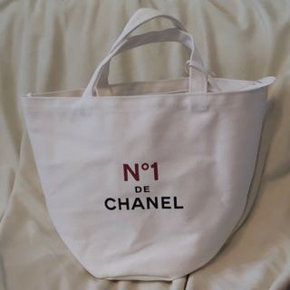 CHANEL - シャネル  トートバッグ　白　ノベルティバッグ