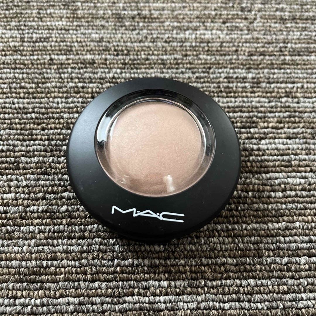 MAC(マック)のコスミックフォース コスメ/美容のベースメイク/化粧品(チーク)の商品写真