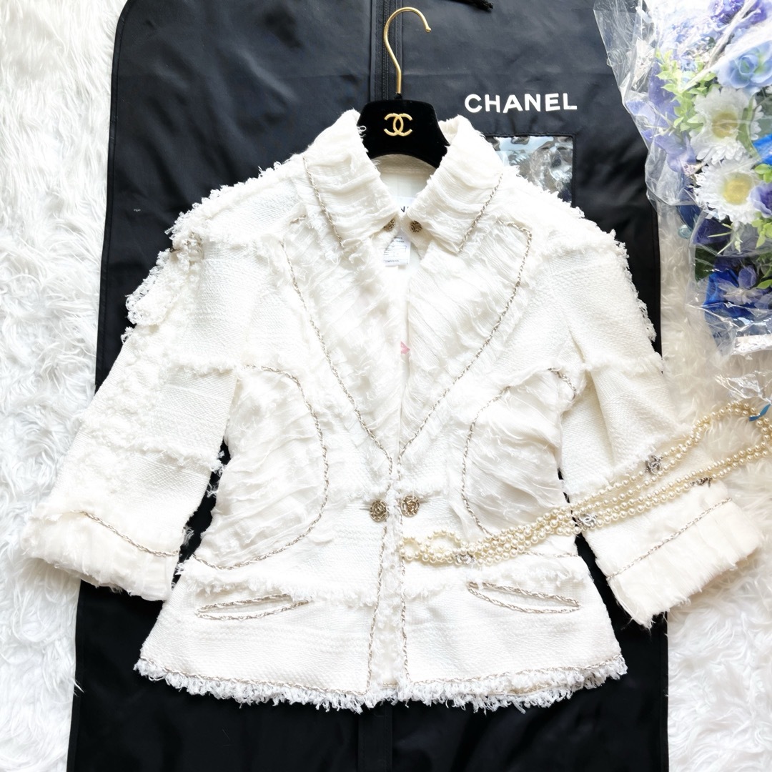 CHANEL(シャネル)の極美品　CHANEL シャネル　チェーントリミング　シルクシフォン　ジャケット レディースのジャケット/アウター(テーラードジャケット)の商品写真