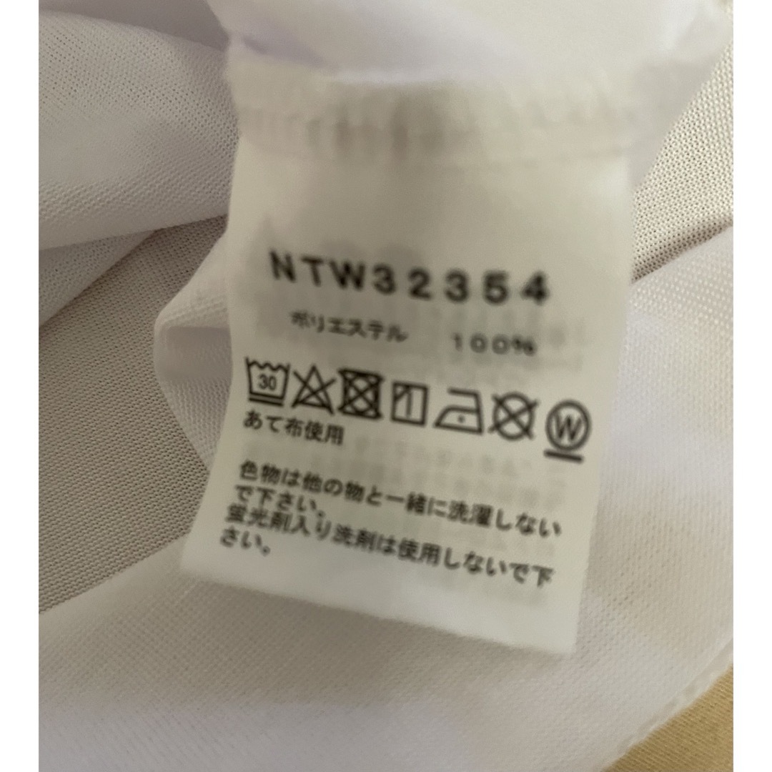 THE NORTH FACE(ザノースフェイス)の☆タイムセール！美品☆ THE NORTH FACE ビッグロゴTシャツ 白 レディースのトップス(Tシャツ(半袖/袖なし))の商品写真