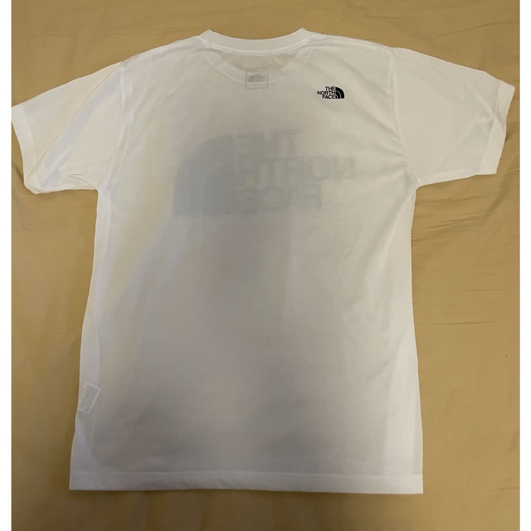 THE NORTH FACE(ザノースフェイス)の☆タイムセール！美品☆ THE NORTH FACE ビッグロゴTシャツ 白 レディースのトップス(Tシャツ(半袖/袖なし))の商品写真