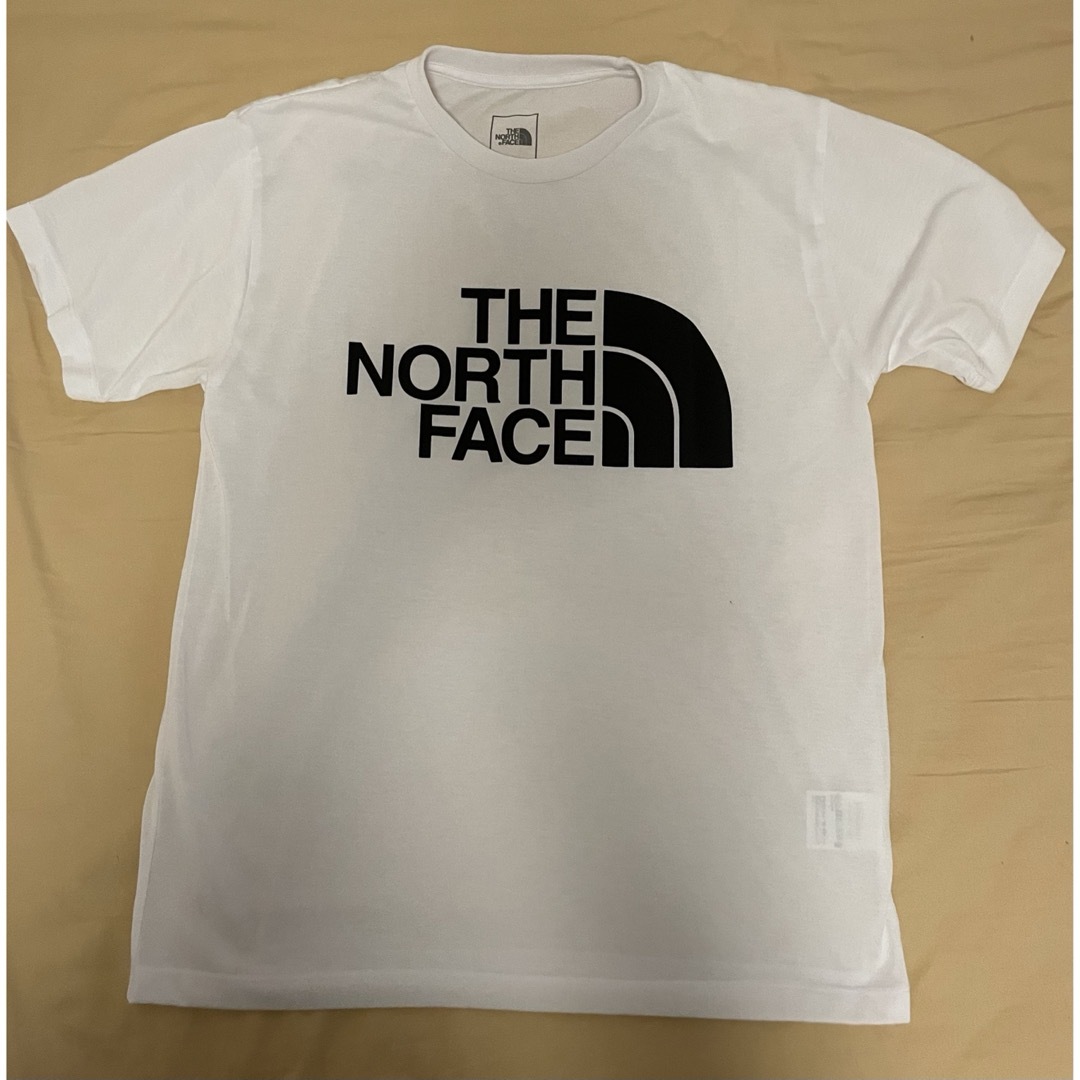 THE NORTH FACE(ザノースフェイス)の☆タイムセール！美品☆ THE NORTH FACE ビッグロゴTシャツ 白 レディースのトップス(Tシャツ(半袖/袖なし))の商品写真