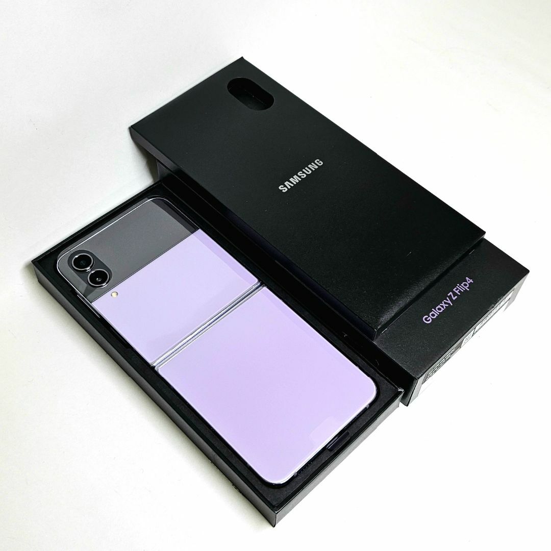 Galaxy(ギャラクシー)のGalaxy Z Flip4 512GB パープル SIMフリー 【極美品】 スマホ/家電/カメラのスマートフォン/携帯電話(スマートフォン本体)の商品写真