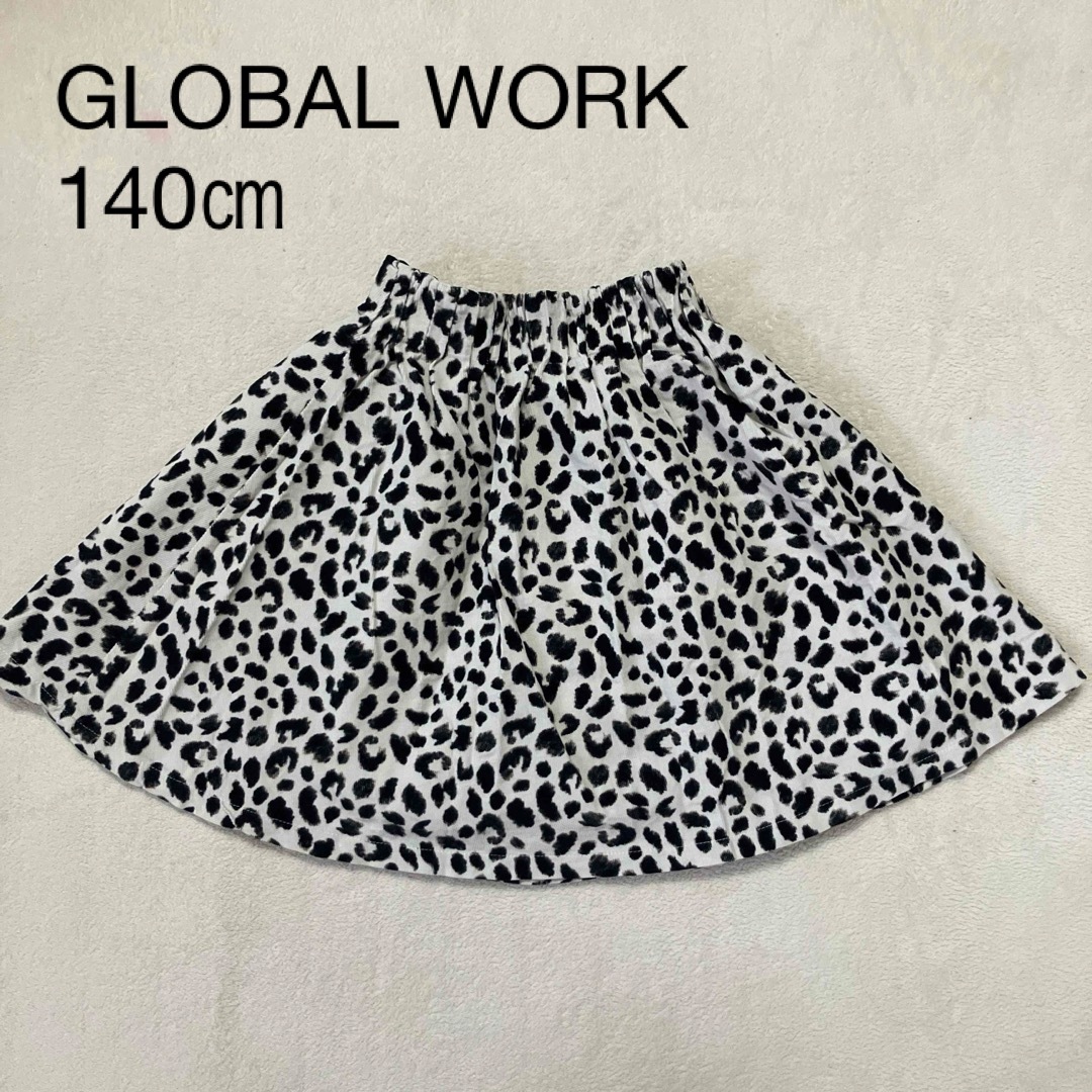 GLOBAL WORK(グローバルワーク)のグローバルワーク インナーパンツ付き スカート 140㎝ ダルメシアン柄 キッズ/ベビー/マタニティのキッズ服女の子用(90cm~)(スカート)の商品写真