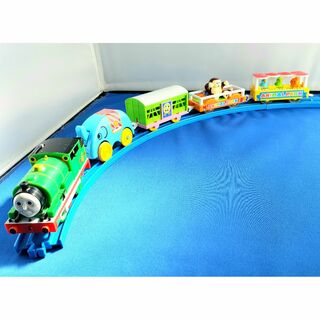 タカラトミー(Takara Tomy)のプラレール きかんしゃトーマス パーシーと 動物園貨車セット(鉄道模型)