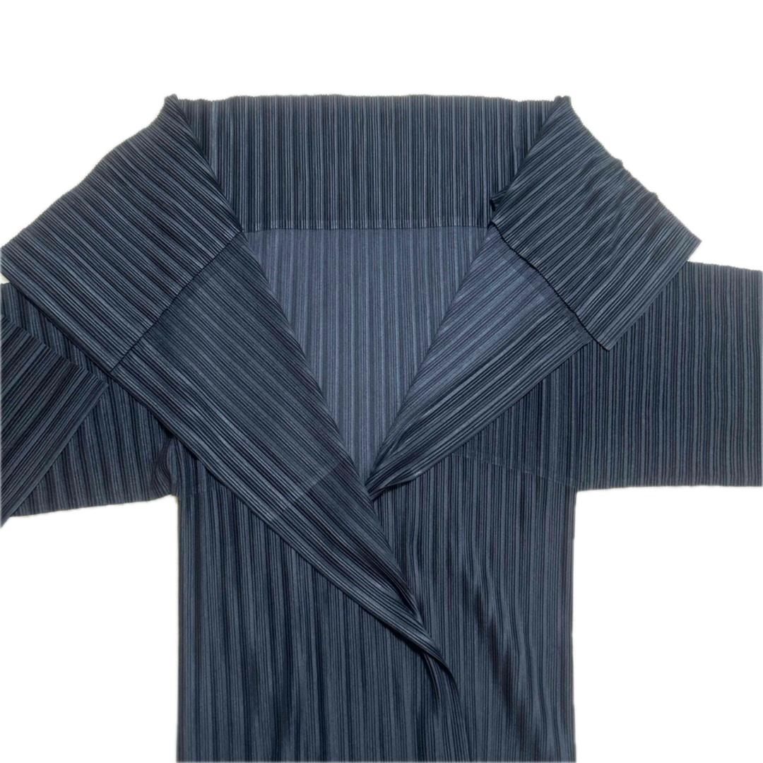 PLEATS PLEASE ISSEY MIYAKE(プリーツプリーズイッセイミヤケ)のプリーツプリーズ　カーディガン レディースのトップス(カーディガン)の商品写真