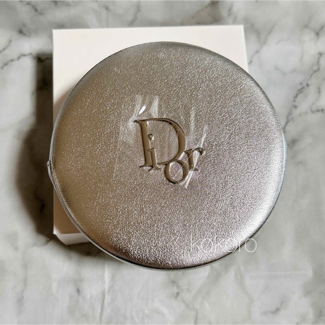 Dior - ディオール シルバー ポーチ サークル 丸 ノベルティ Dior - ディオール シルバー ポーチ サークル 丸 ノベルティ