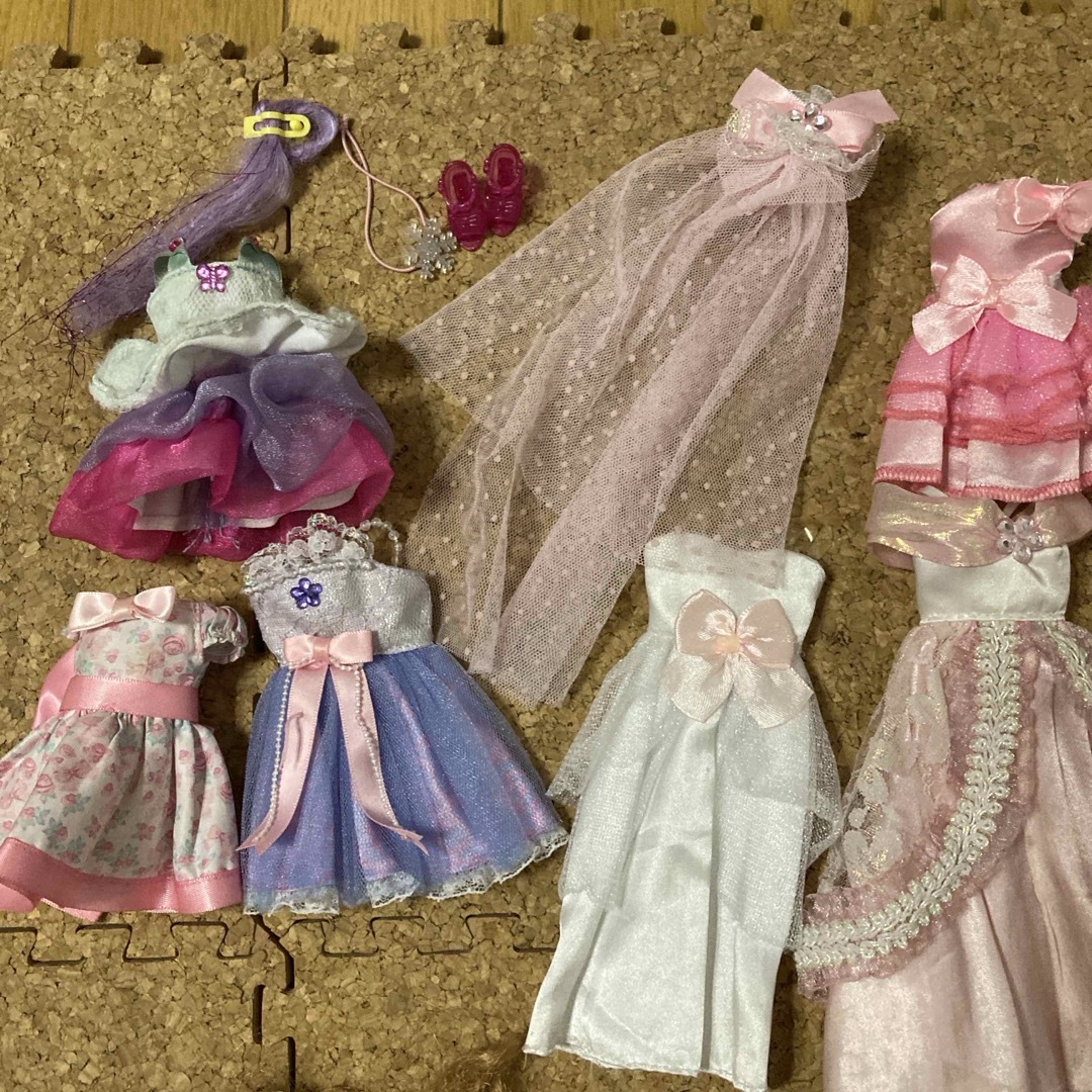 リカちゃん(リカチャン)のりかちゃん人形  2体とドレス エンタメ/ホビーのおもちゃ/ぬいぐるみ(その他)の商品写真
