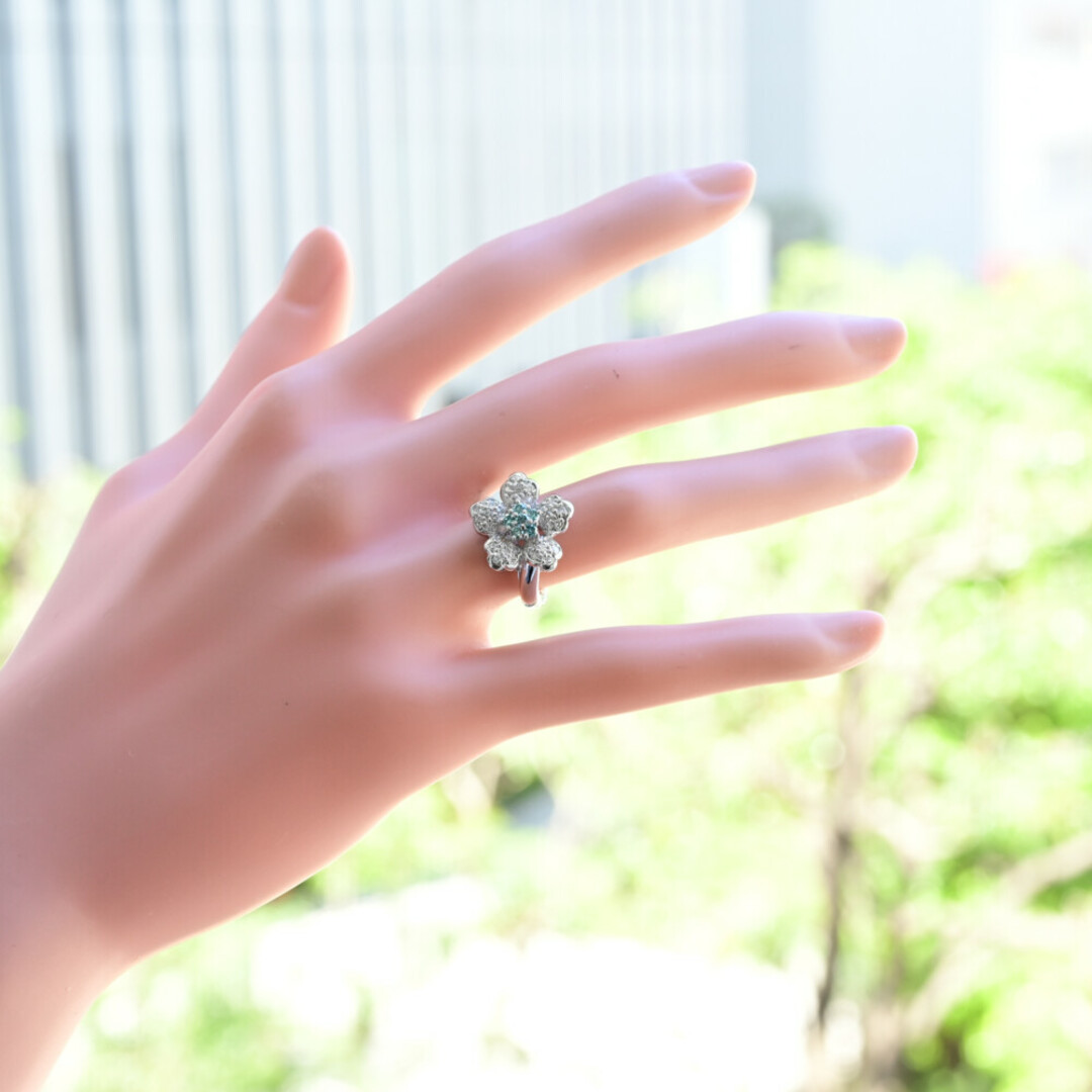 フラワーモチーフ ダイヤモンド リング・指輪 レディースのアクセサリー(リング(指輪))の商品写真