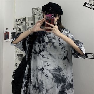 【新作入荷】 XLロング丈  Ｔシャツ 派手 ワンピ オーバー 韓国 タイダイ(Tシャツ(半袖/袖なし))