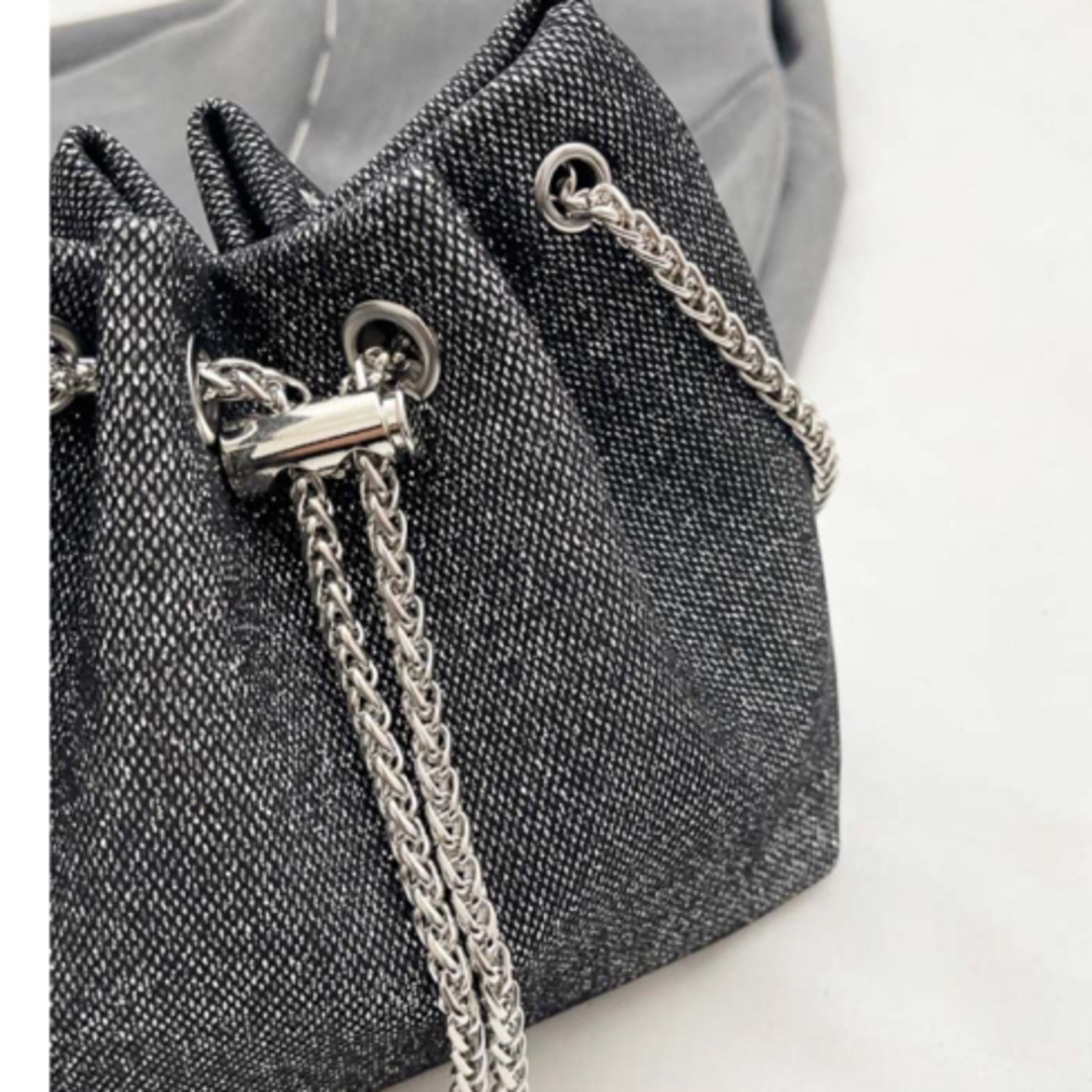 dholic(ディーホリック)の【新品未使用】ディーホリック　フェイクパールグリッターチェーン巾着バッグ レディースのバッグ(ショルダーバッグ)の商品写真