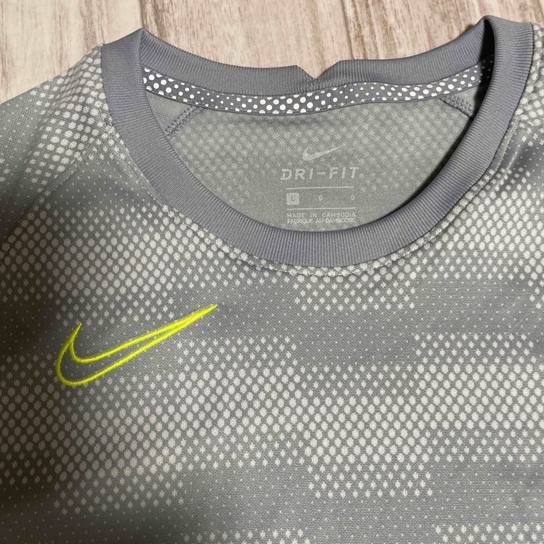 NIKE(ナイキ)のナイキ　NIKE  シャツ　160 キッズ/ベビー/マタニティのキッズ服男の子用(90cm~)(Tシャツ/カットソー)の商品写真