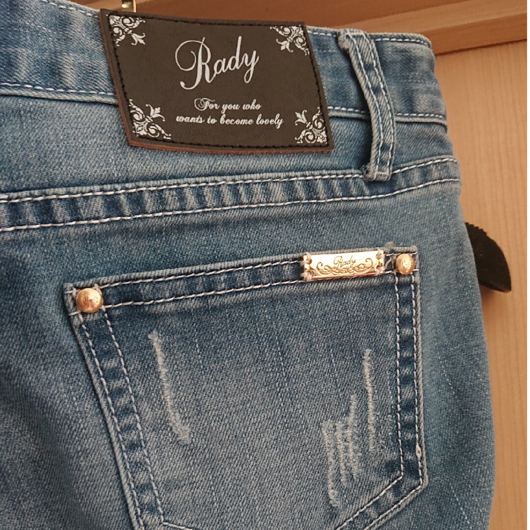 Rady(レディー)の★新品★Rady★ダメージデニムパンツ レディースのパンツ(デニム/ジーンズ)の商品写真