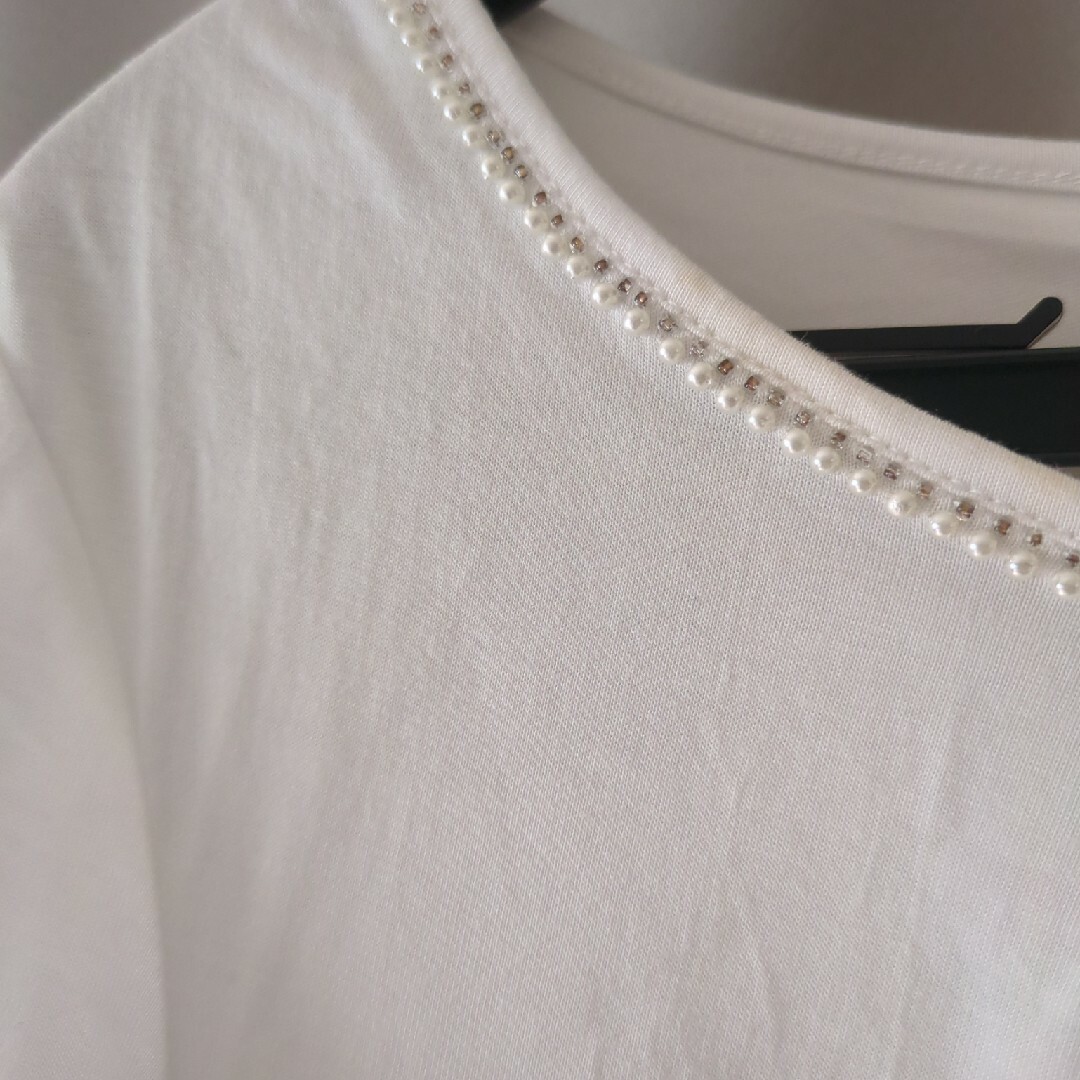ELLE　レディース　トップス　半袖　カットソー　ビジュー付き 38 レディースのトップス(カットソー(半袖/袖なし))の商品写真