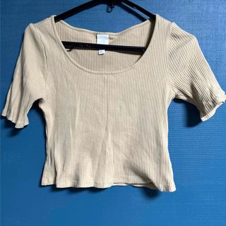 エイチアンドエム(H&M)のh&m カットソー Uネック ベージュ(Tシャツ/カットソー(半袖/袖なし))