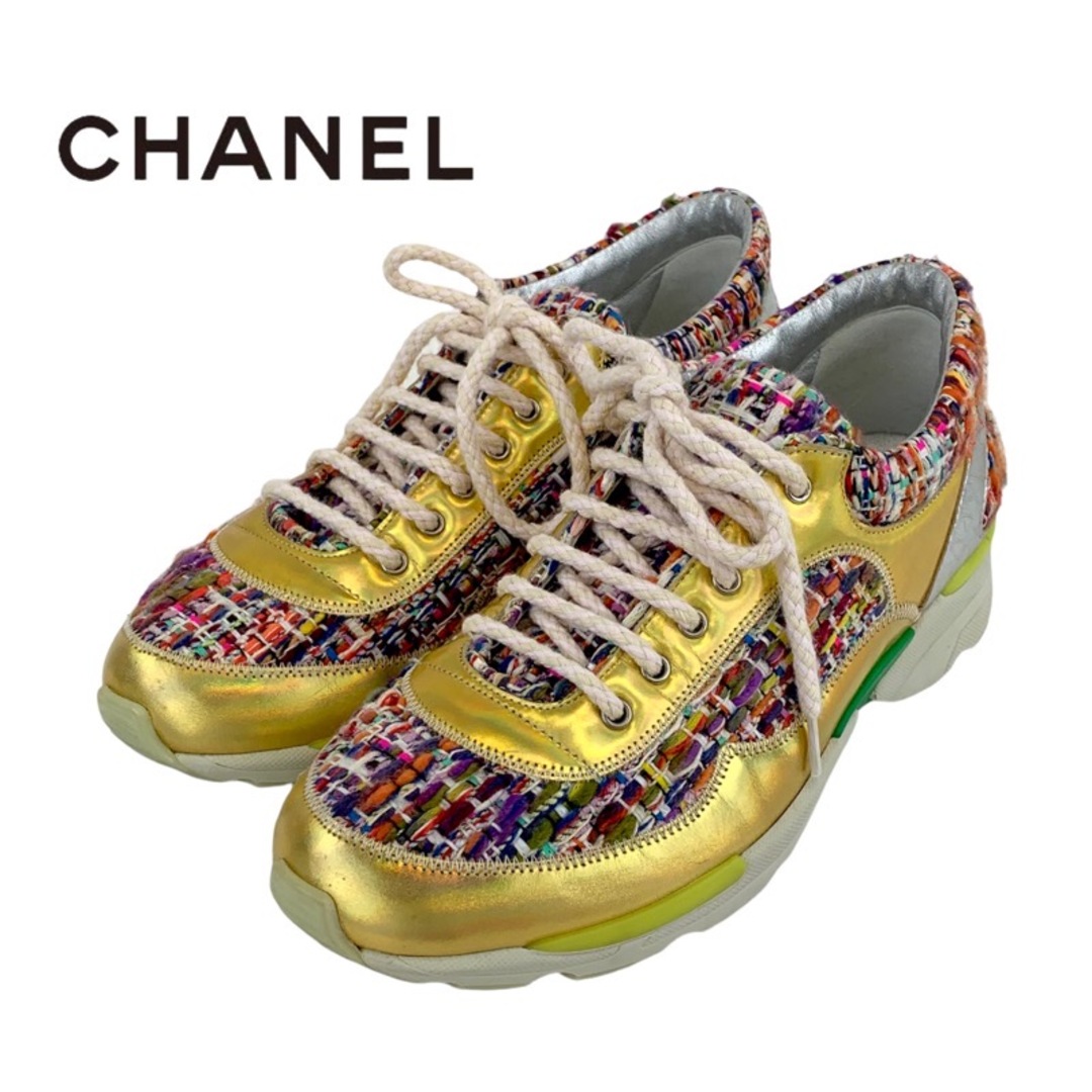 CHANEL(シャネル)のシャネル CHANEL スニーカー 靴 シューズ ツイード レザー ゴールド シルバー マルチカラー ココマーク レディースの靴/シューズ(スニーカー)の商品写真