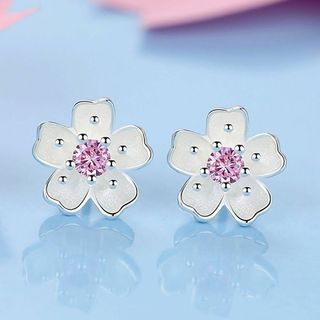 N2050 桜のピアス　お花形ピアス　可愛いさくらピアス　シルバー925 ピアス(ピアス)