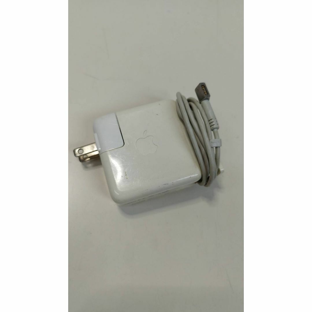 Apple(アップル)のApple 45W MagSafe Power Adapter (A1244) スマホ/家電/カメラのPC/タブレット(PC周辺機器)の商品写真