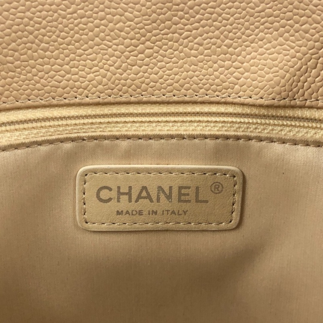 CHANEL(シャネル)の　シャネル CHANEL GSTチェーントート A50995 17番台 ベージュ シルバー金具 キャビアスキン レディース トートバッグ レディースのバッグ(トートバッグ)の商品写真