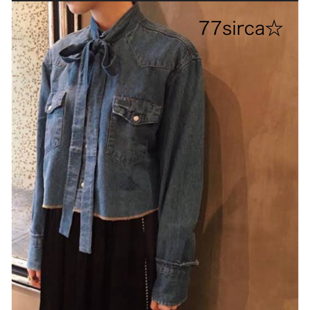 CITYSHOP(シティショップ)の希少☆77sirca★ボウタイビンテージリメイクデニムシャツ　クロップド丈完売品 レディースのトップス(シャツ/ブラウス(長袖/七分))の商品写真