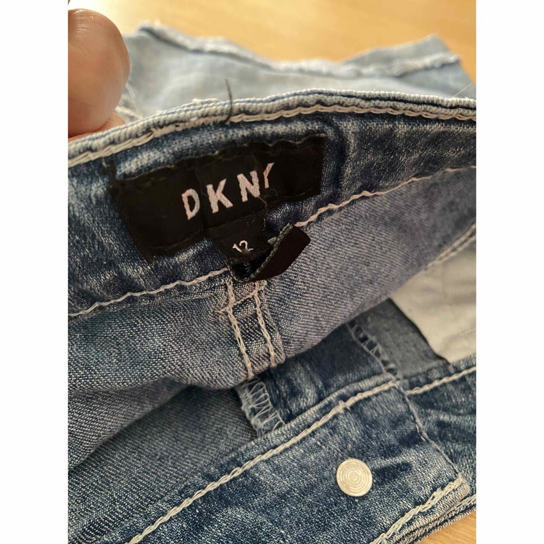 DKNY(ダナキャランニューヨーク)のDKNY☆ダナキャランニューヨーク　デニムショートパンツ☆12 キッズ/ベビー/マタニティのキッズ服女の子用(90cm~)(パンツ/スパッツ)の商品写真