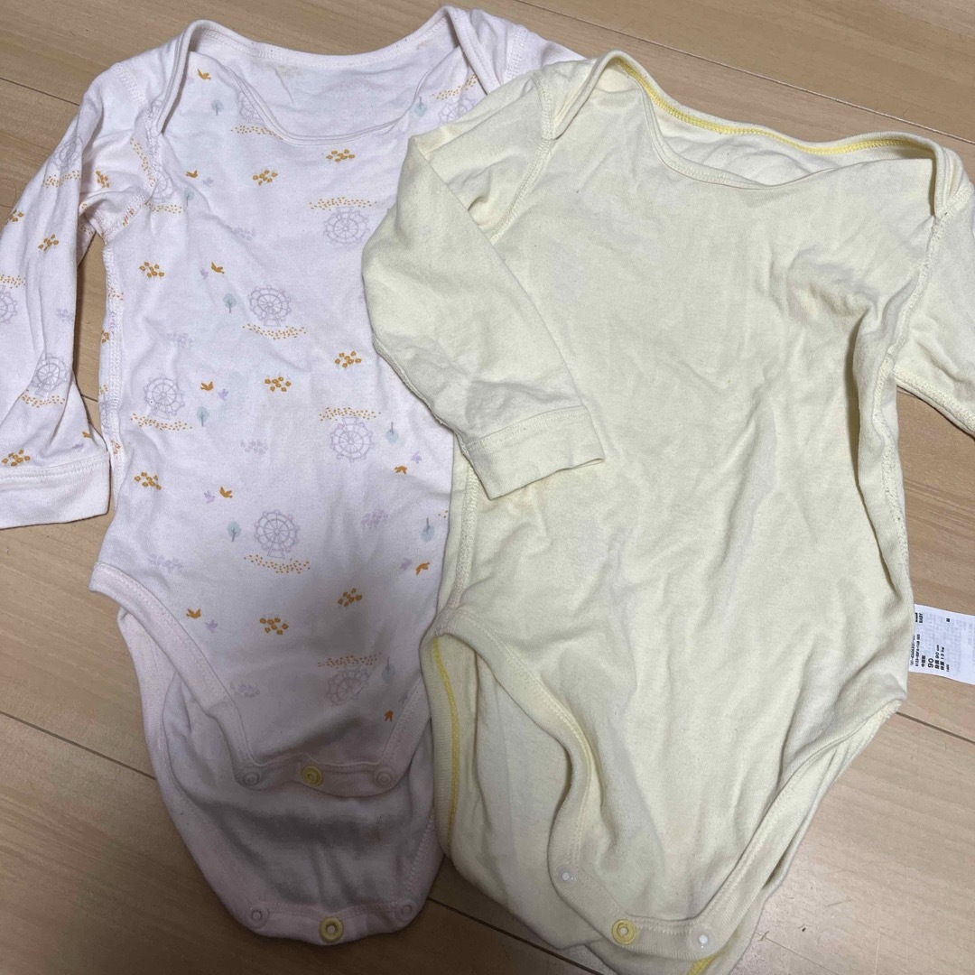 UNIQLO(ユニクロ)の長袖ロンパース　90 キッズ/ベビー/マタニティのキッズ服女の子用(90cm~)(下着)の商品写真