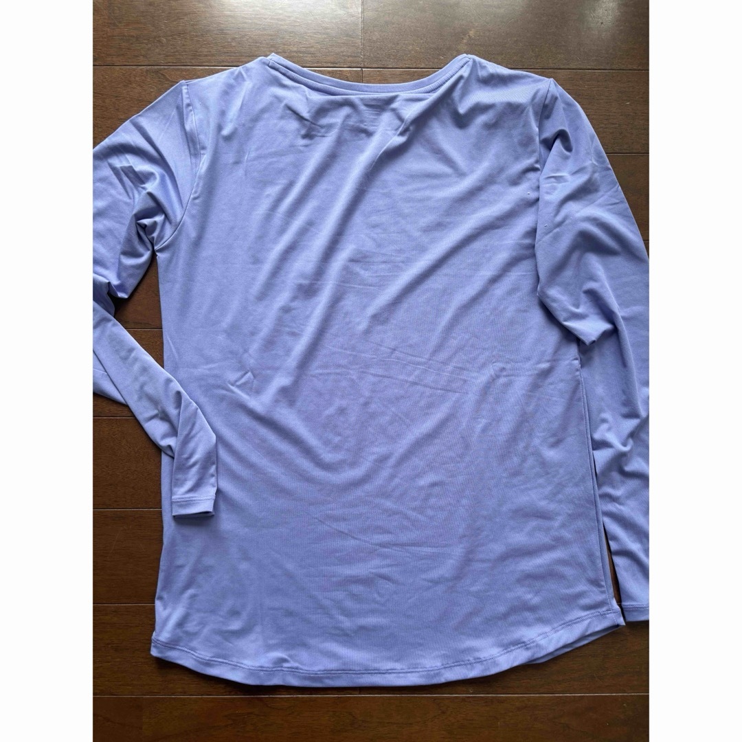 Oakley(オークリー)の【新品】オークリー 長袖Tシャツ レディースサイズM（日本Ｌ）FOA500656 レディースのトップス(Tシャツ(半袖/袖なし))の商品写真