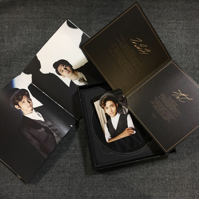 東方神起(トウホウシンキ)の東方神起 韓国盤 TENSE CD 黒 エンタメ/ホビーのCD(K-POP/アジア)の商品写真