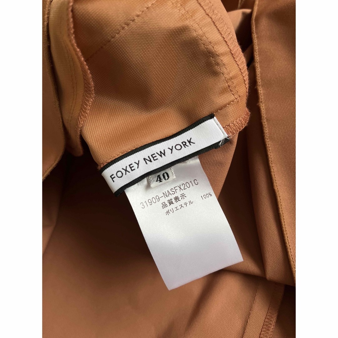 FOXEY NEW YORK(フォクシーニューヨーク)のfoxy New Yorkリボンモチーフフレヤースカート40テラコッタ美品 レディースのスカート(ひざ丈スカート)の商品写真
