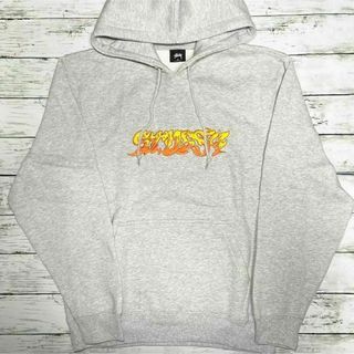 ステューシー(STUSSY)の【新品】stussy スウェットパーカー　サイズM グレー(パーカー)