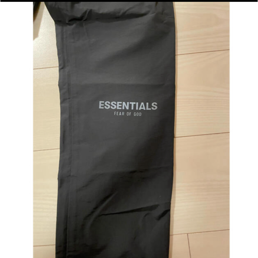 NIKE(ナイキ)のFear of god essentials nylon track pants メンズのパンツ(ワークパンツ/カーゴパンツ)の商品写真