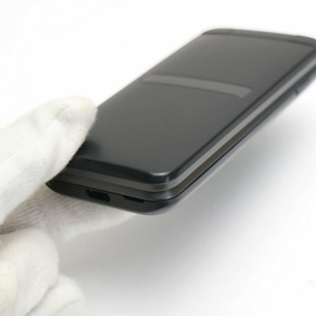 京セラ(キョウセラ)の超美品 KYF39 GRATINA ブラック（墨）  M222 スマホ/家電/カメラのスマートフォン/携帯電話(携帯電話本体)の商品写真
