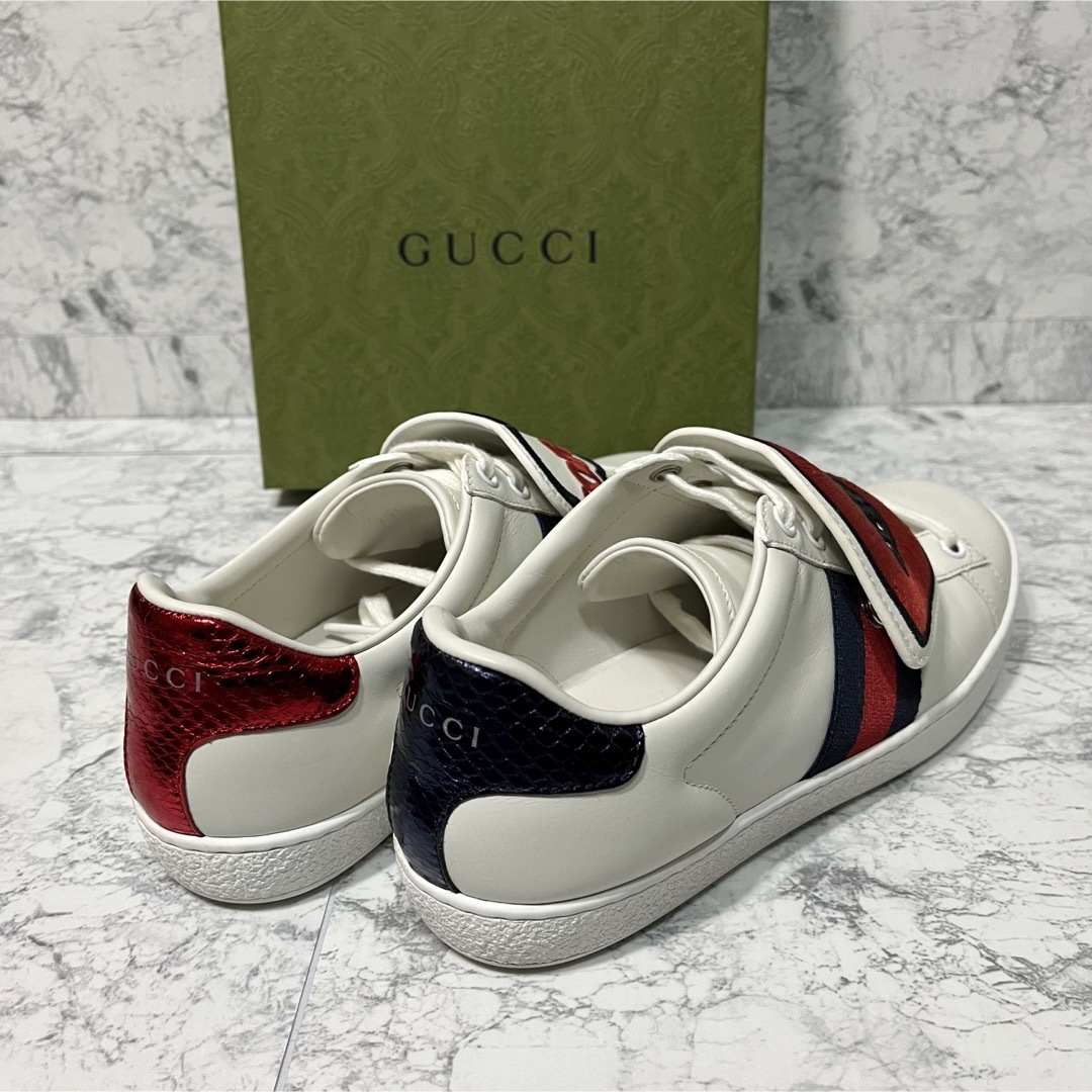 Gucci(グッチ)の✨美品✨GUCCI 安室奈美恵 ローカットスニーカー 唇 白 レザー 36 レディースの靴/シューズ(スニーカー)の商品写真