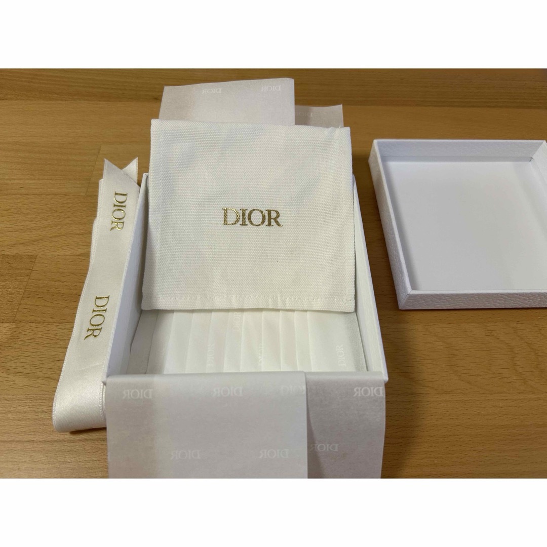 Dior(ディオール)のDIOR 箱のみ(一部付属品付き) レディースのバッグ(ショップ袋)の商品写真